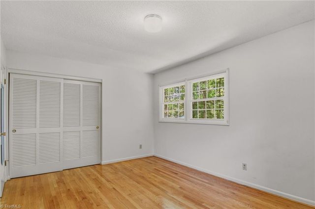 2621 W Woodlyn Way, Greensboro, NC 27407