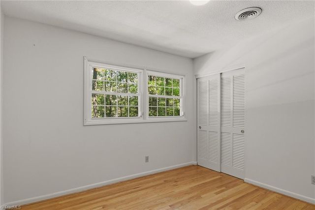 2621 W Woodlyn Way, Greensboro, NC 27407