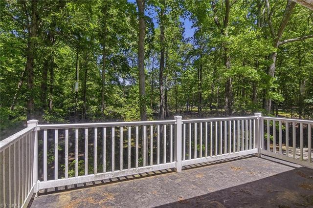 2621 W Woodlyn Way, Greensboro, NC 27407