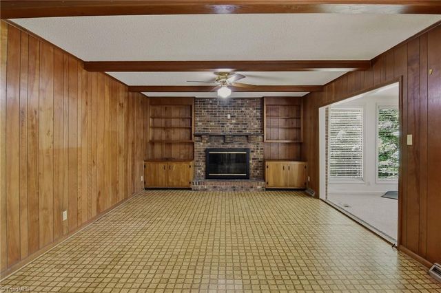 2621 W Woodlyn Way, Greensboro, NC 27407