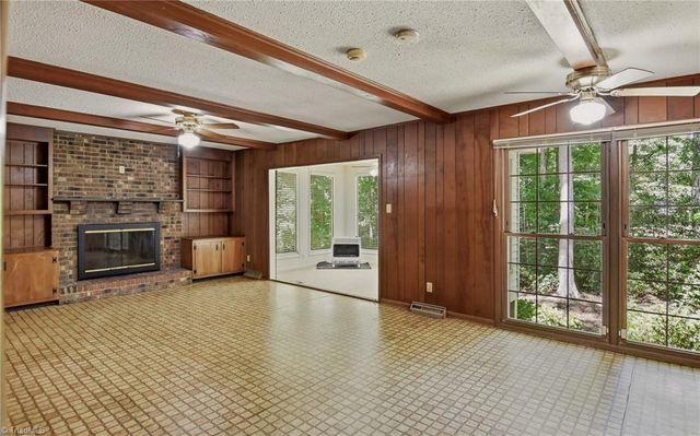 2621 W Woodlyn Way, Greensboro, NC 27407