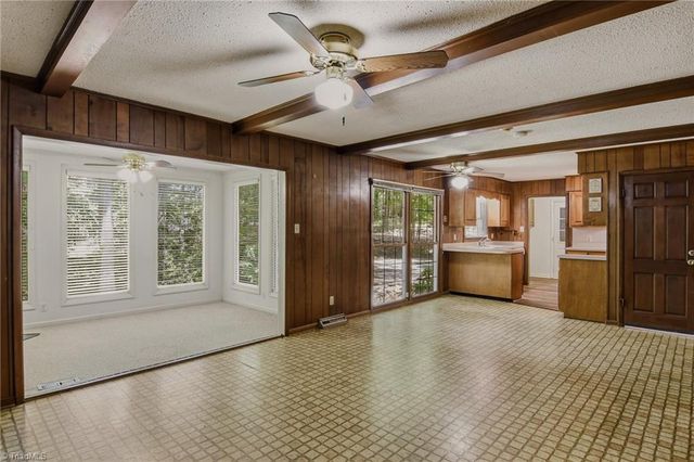 2621 W Woodlyn Way, Greensboro, NC 27407