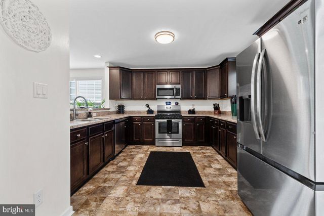 1632 CHESTNUT PARK LN, Richmond, VA 23222