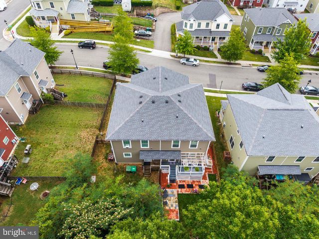 1632 CHESTNUT PARK LN, Richmond, VA 23222