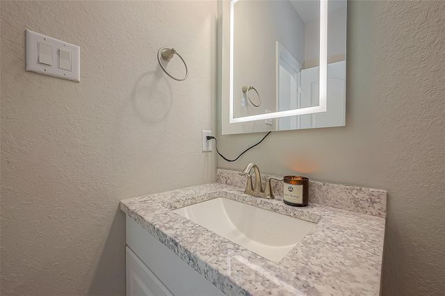 223 Sintra Lake Way, Rosenberg, TX 77469