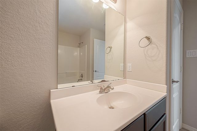 223 Sintra Lake Way, Rosenberg, TX 77469