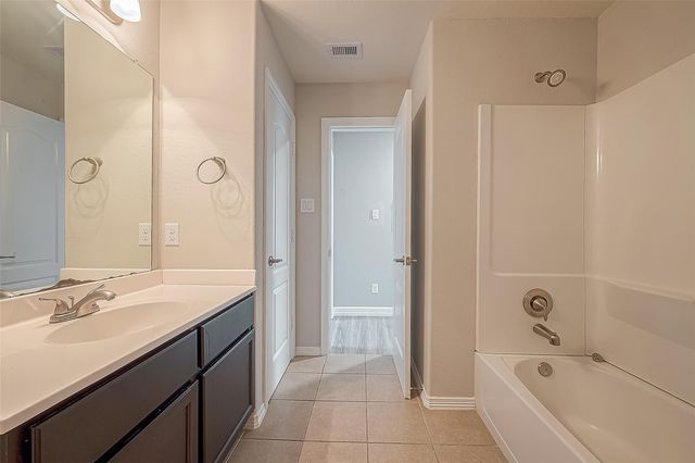 223 Sintra Lake Way, Rosenberg, TX 77469