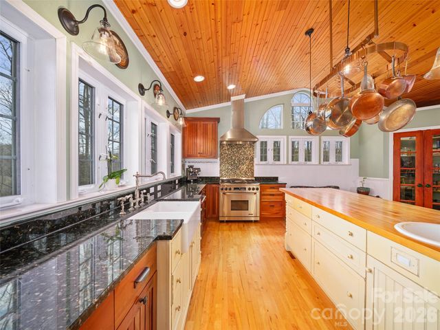 12 Riverview Drive, Bakersville, NC 28705