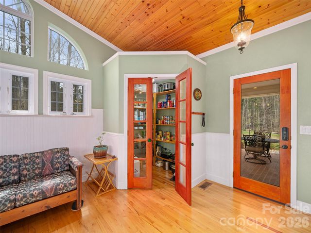 12 Riverview Drive, Bakersville, NC 28705