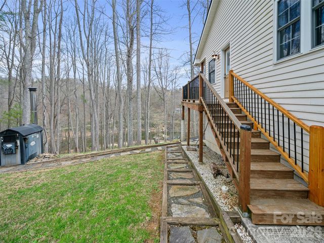 12 Riverview Drive, Bakersville, NC 28705