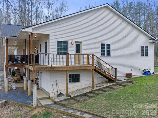 12 Riverview Drive, Bakersville, NC 28705