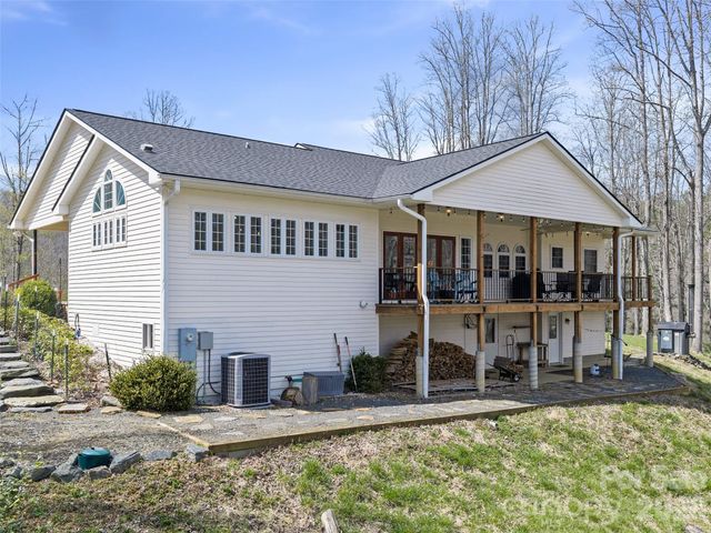 12 Riverview Drive, Bakersville, NC 28705
