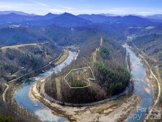 12 Riverview Drive, Bakersville, NC 28705