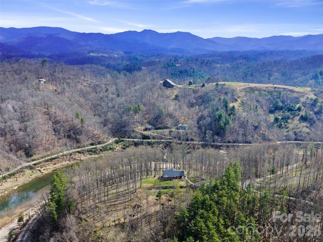 12 Riverview Drive, Bakersville, NC 28705