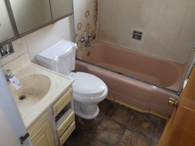 9136 S Union Avenue, Chicago, IL 60620