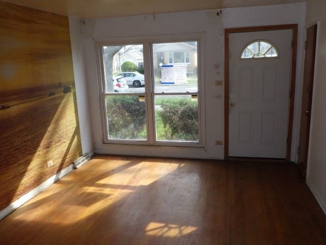 9136 S Union Avenue, Chicago, IL 60620