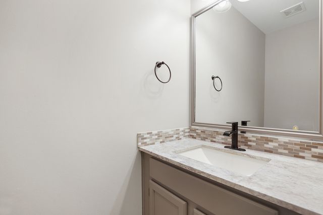 20950 W Bloomfield Drive, Plainfield, IL 60544