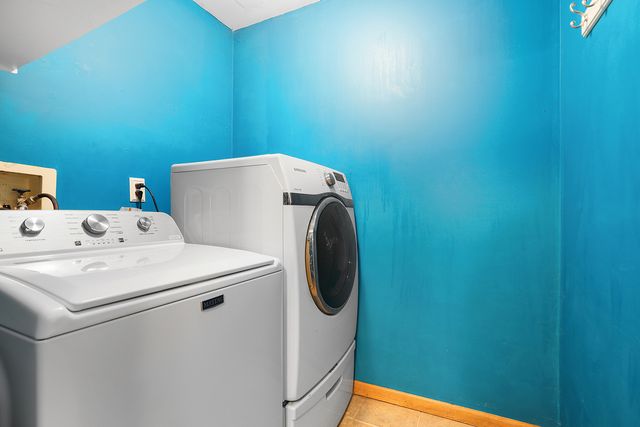 20950 W Bloomfield Drive, Plainfield, IL 60544