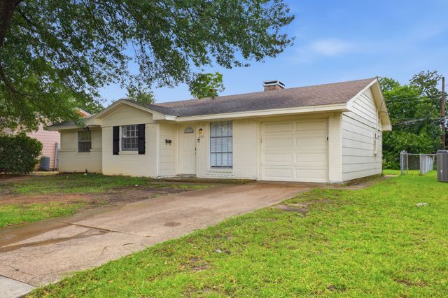 2301 Narobi Place, Mesquite, TX 75149
