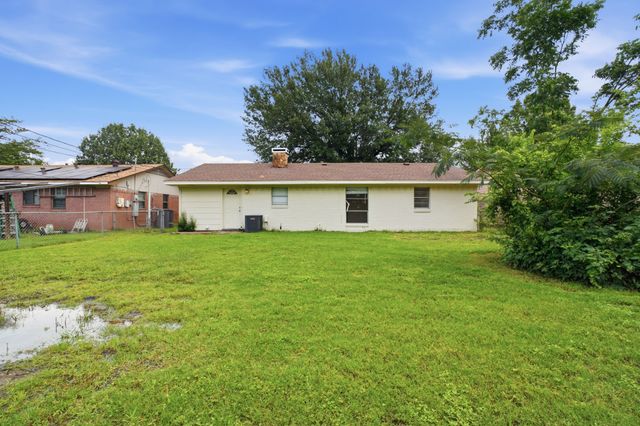 2301 Narobi Place, Mesquite, TX 75149