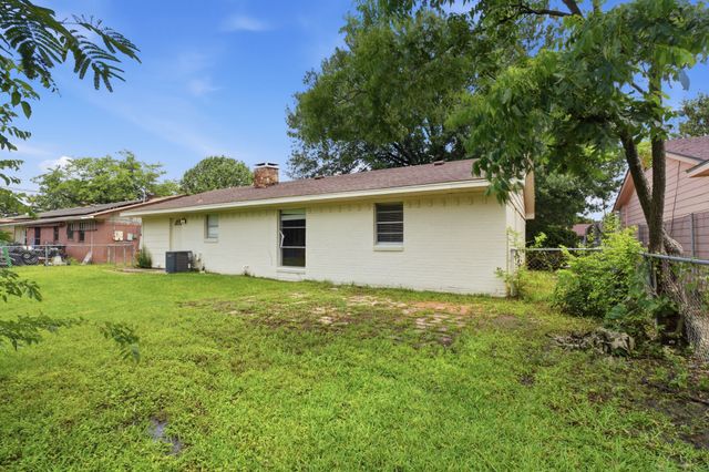 2301 Narobi Place, Mesquite, TX 75149