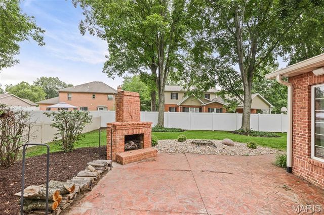 505 Springwood Drive, Belleville, IL 62220