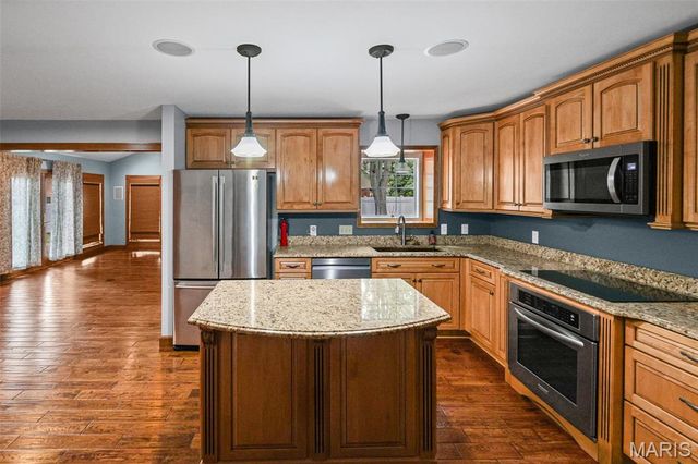 505 Springwood Drive, Belleville, IL 62220