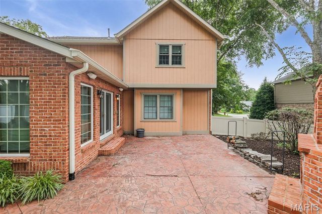 505 Springwood Drive, Belleville, IL 62220