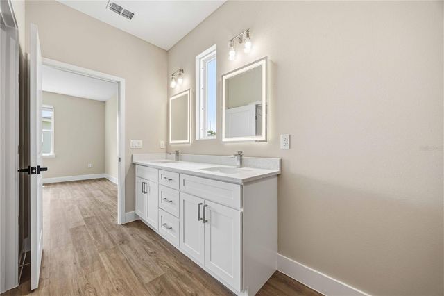 2121 RIVER HAWK LOOP, Winter Haven, FL 33880