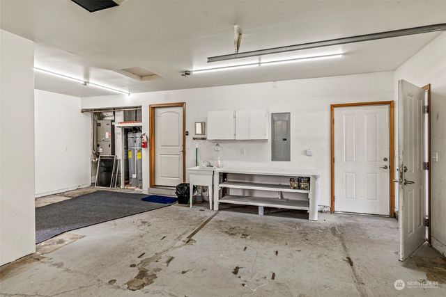 211 N Welcome Slough Road, Cathlamet, WA 98612