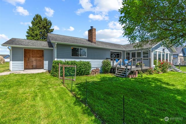 211 N Welcome Slough Road, Cathlamet, WA 98612