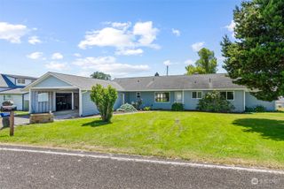 211 N Welcome Slough Road, Cathlamet, WA 98612