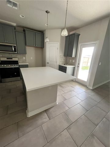 1745 Flagship Dr, Corpus Christi, TX 78410