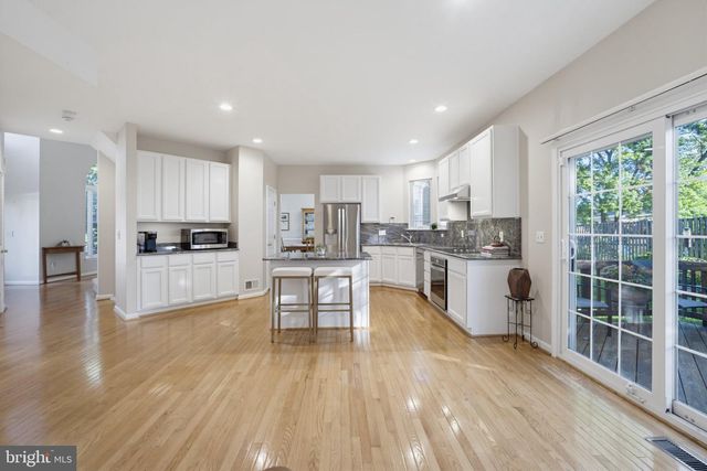 3852 BARCROFT LN, Alexandria, VA 22312