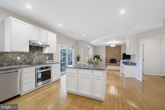 3852 BARCROFT LN, Alexandria, VA 22312