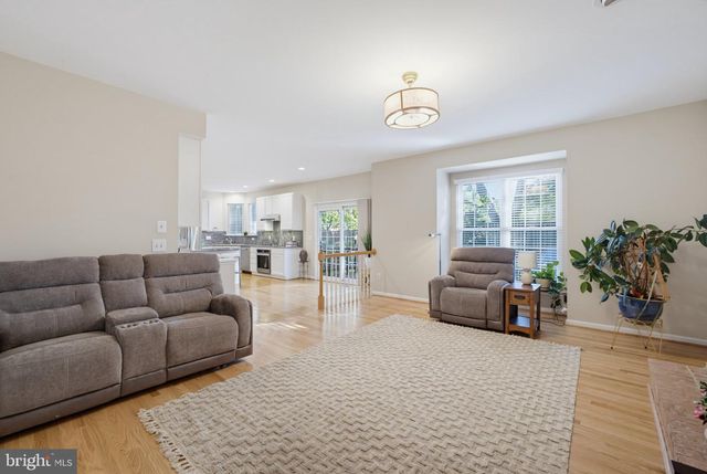 3852 BARCROFT LN, Alexandria, VA 22312