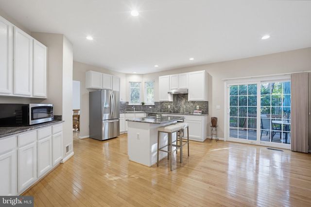 3852 BARCROFT LN, Alexandria, VA 22312