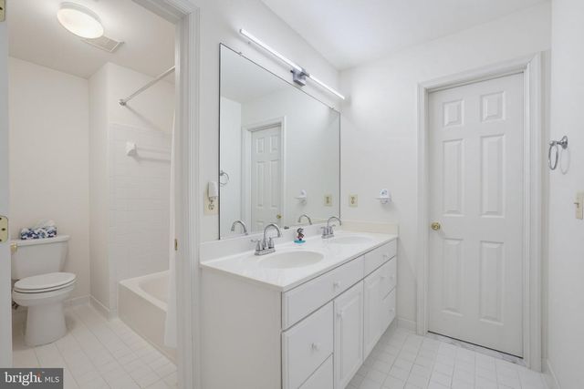 3852 BARCROFT LN, Alexandria, VA 22312