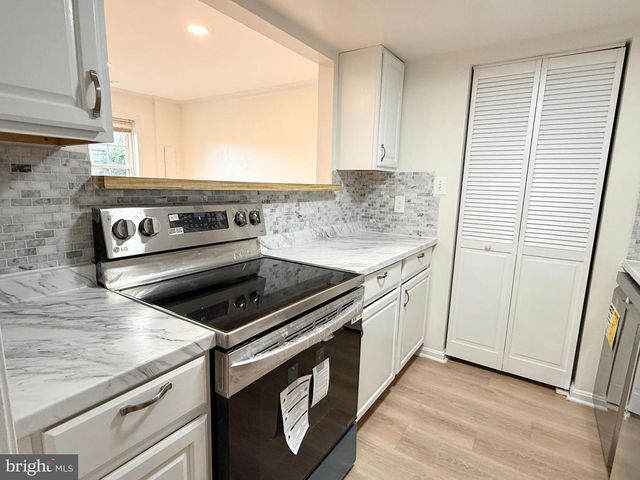 9833 HAGEL CIR, Lorton, VA 22079