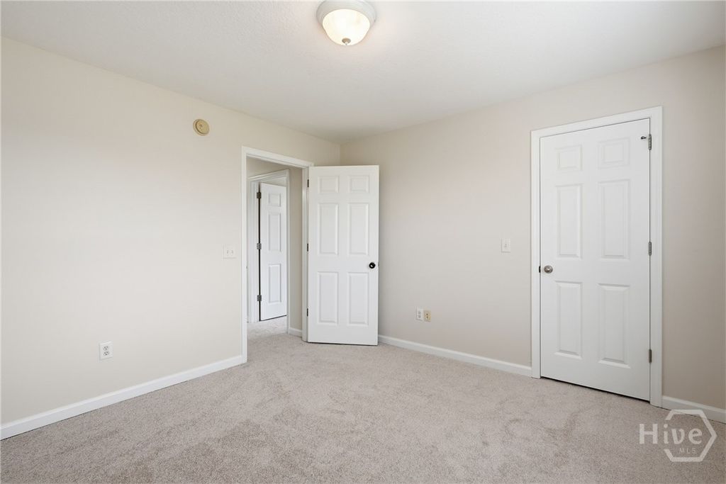 Image 10 of property listing at 155 Willow Oak Drive, Richmond Hill, GA 31324