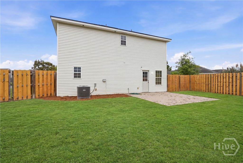 Image 17 of property listing at 155 Willow Oak Drive, Richmond Hill, GA 31324
