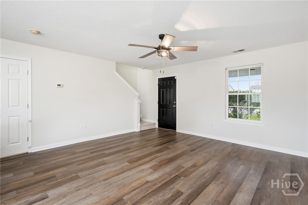 Image 4 of property listing at 155 Willow Oak Drive, Richmond Hill, GA 31324