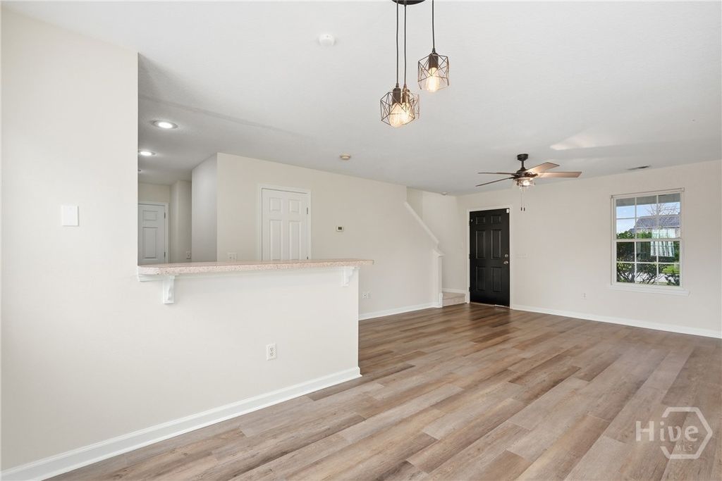 Image 5 of property listing at 155 Willow Oak Drive, Richmond Hill, GA 31324