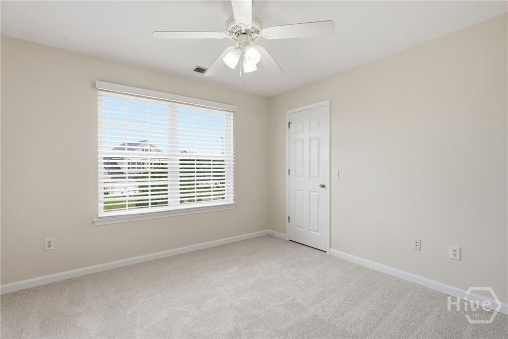 Image 9 of property listing at 155 Willow Oak Drive, Richmond Hill, GA 31324