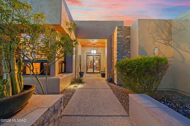 7573 E Crested Saguaro Place, Tucson, AZ 85750