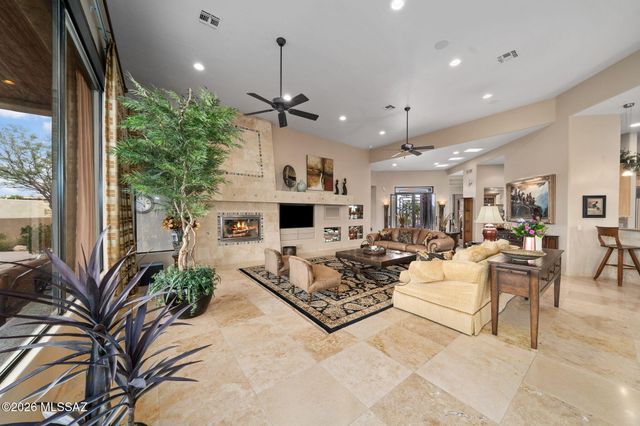 7573 E Crested Saguaro Place, Tucson, AZ 85750