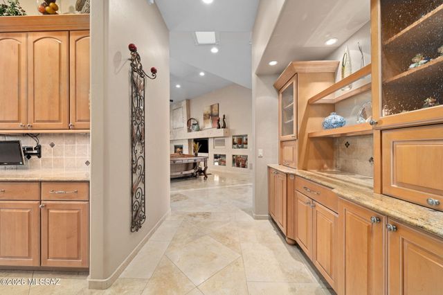 7573 E Crested Saguaro Place, Tucson, AZ 85750