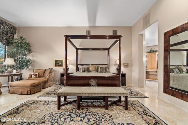 7573 E Crested Saguaro Place, Tucson, AZ 85750