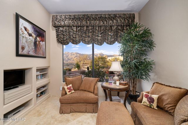 7573 E Crested Saguaro Place, Tucson, AZ 85750