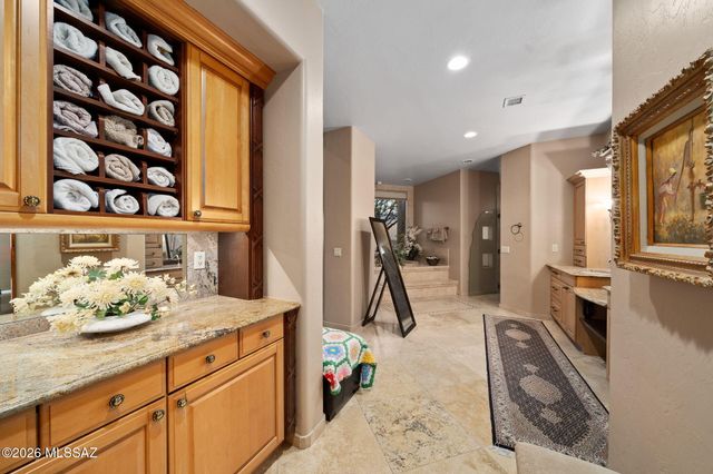 7573 E Crested Saguaro Place, Tucson, AZ 85750